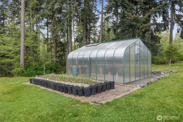 2385 Lake Forest Drive, Oak Harbor, WA 98277