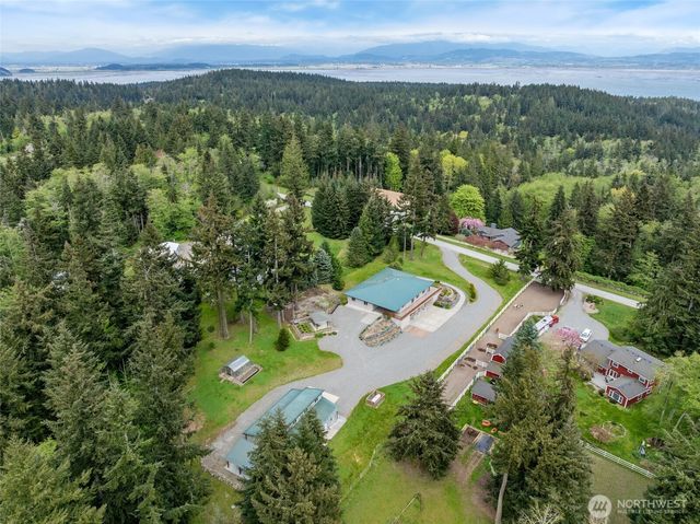 2385 Lake Forest Drive, Oak Harbor, WA 98277