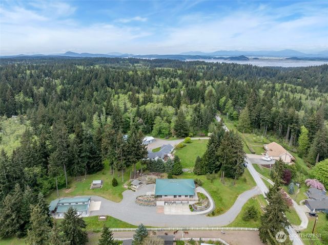 2385 Lake Forest Drive, Oak Harbor, WA 98277