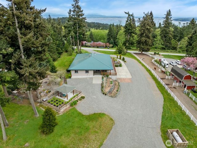 2385 Lake Forest Drive, Oak Harbor, WA 98277