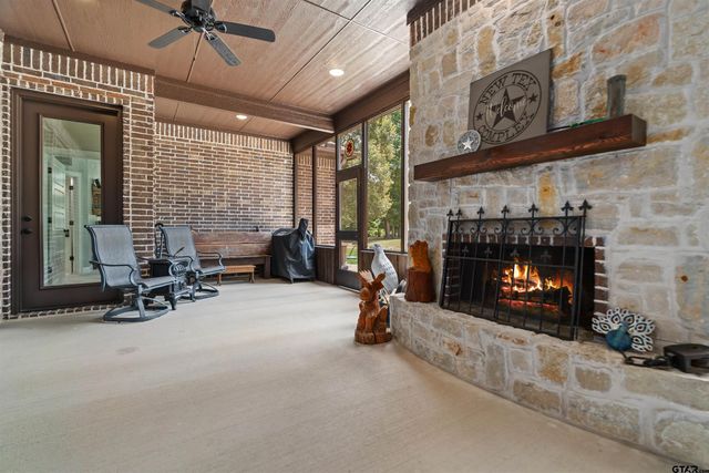 22571 Lake Jackson Drive, Lindale, TX 75771