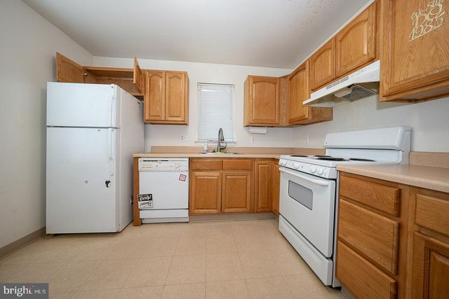 3724 MERRICK ROAD, Philadelphia, PA 19129