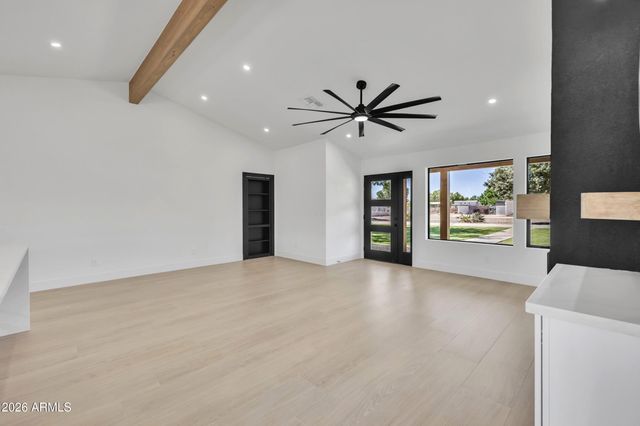 8663 E WINNSTON Circle, Mesa, AZ 85212