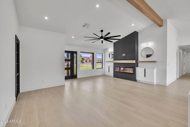 8663 E WINNSTON Circle, Mesa, AZ 85212