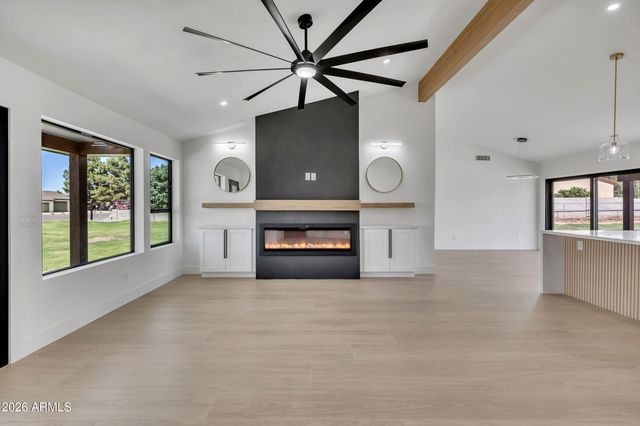 8663 E WINNSTON Circle, Mesa, AZ 85212