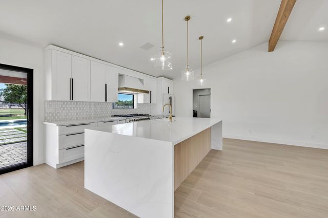 8663 E WINNSTON Circle, Mesa, AZ 85212
