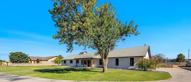 8663 E WINNSTON Circle, Mesa, AZ 85212