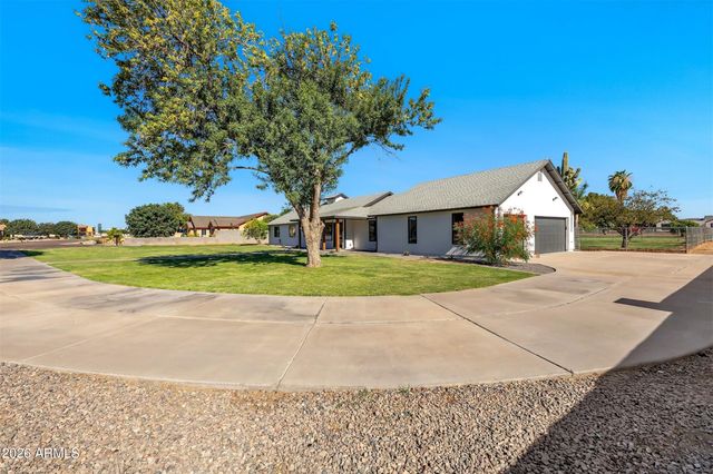 8663 E WINNSTON Circle, Mesa, AZ 85212