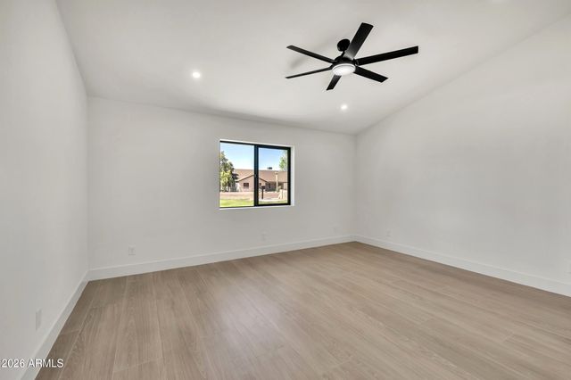 8663 E WINNSTON Circle, Mesa, AZ 85212