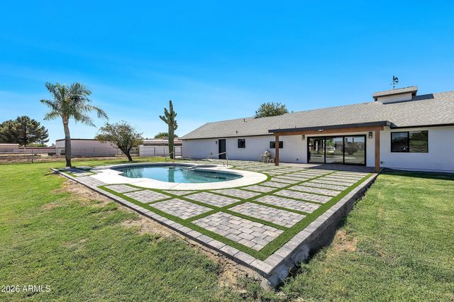 8663 E WINNSTON Circle, Mesa, AZ 85212