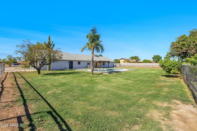 8663 E WINNSTON Circle, Mesa, AZ 85212