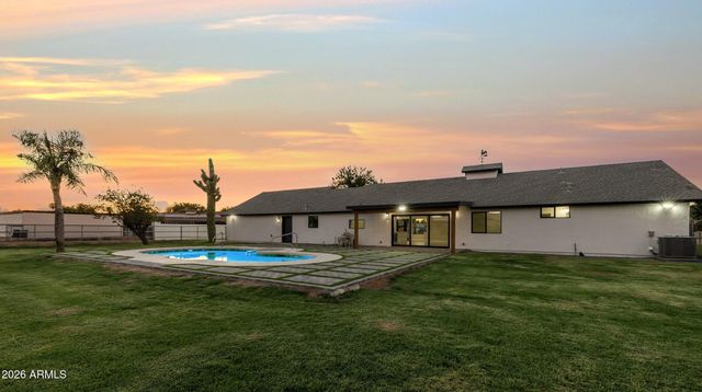 8663 E WINNSTON Circle, Mesa, AZ 85212