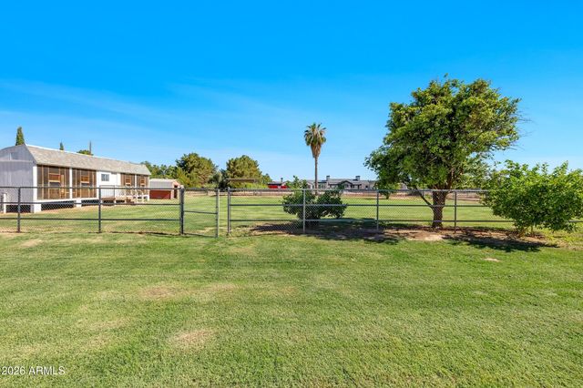 8663 E WINNSTON Circle, Mesa, AZ 85212