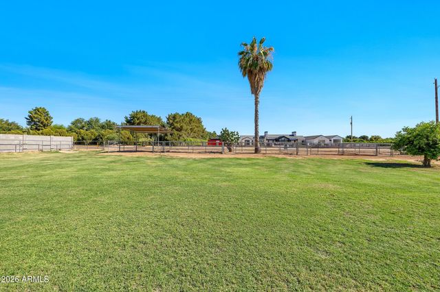 8663 E WINNSTON Circle, Mesa, AZ 85212