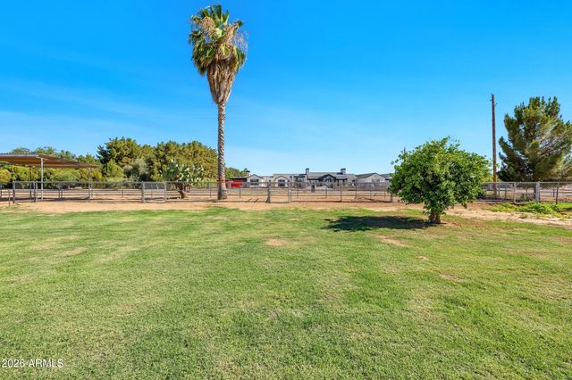 8663 E WINNSTON Circle, Mesa, AZ 85212