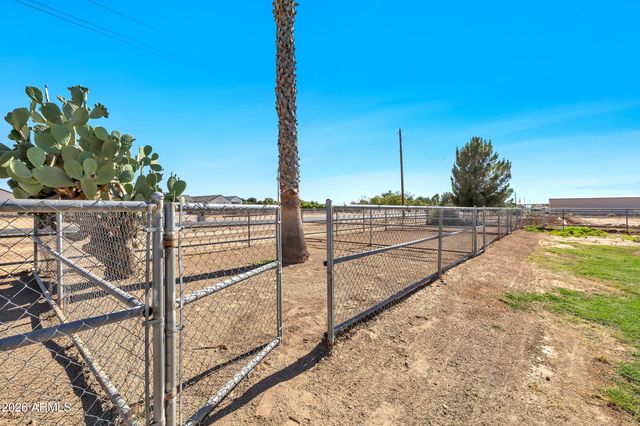 8663 E WINNSTON Circle, Mesa, AZ 85212