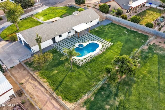 8663 E WINNSTON Circle, Mesa, AZ 85212