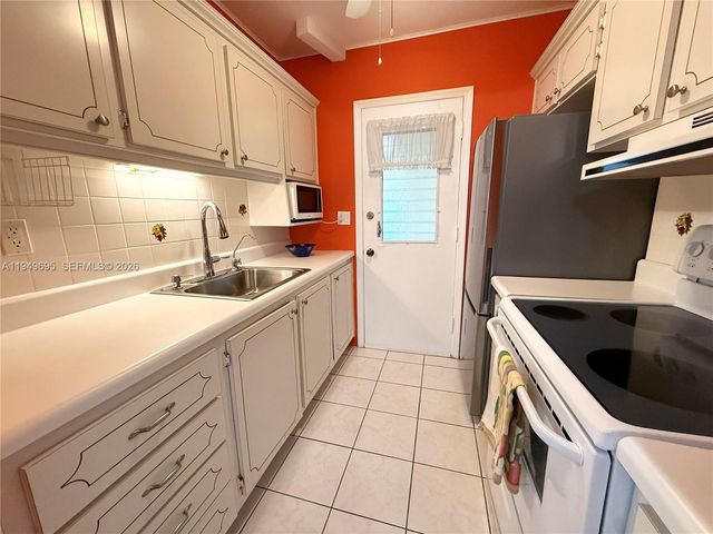 16790 NE 14th Ave 207, Miami, FL 33162