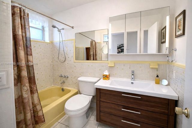 16790 NE 14th Ave 207, Miami, FL 33162