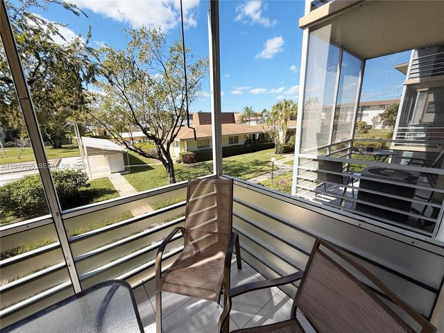 16790 NE 14th Ave 207, Miami, FL 33162