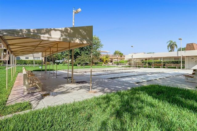 16790 NE 14th Ave 207, Miami, FL 33162