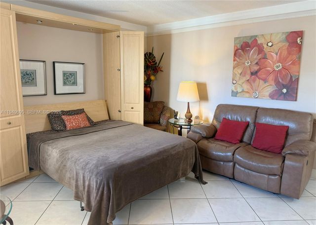 16790 NE 14th Ave 207, Miami, FL 33162