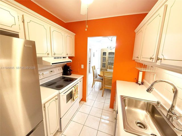 16790 NE 14th Ave 207, Miami, FL 33162