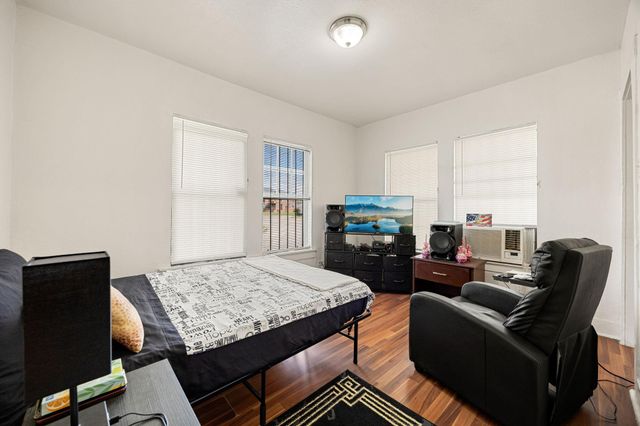 3224 Mcgowen Street, Houston, TX 77004