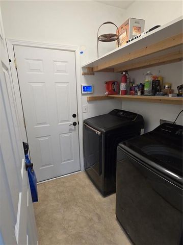 2900 Suttles SW Drive, Atlanta, GA 30331