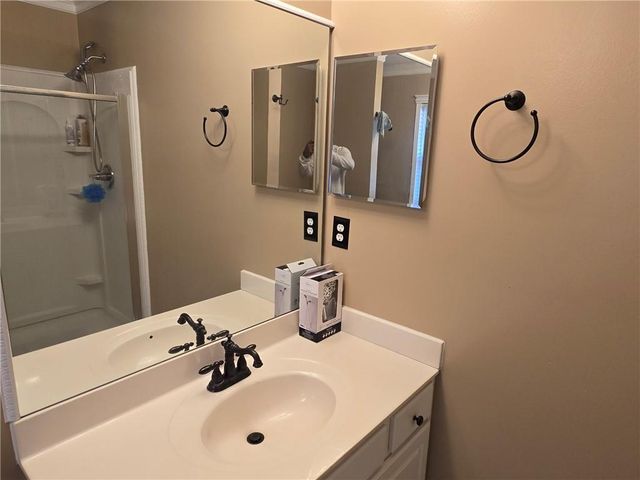 2900 Suttles SW Drive, Atlanta, GA 30331