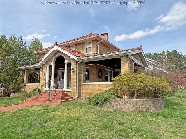 802 Maple Road, Charleston, WV 25302