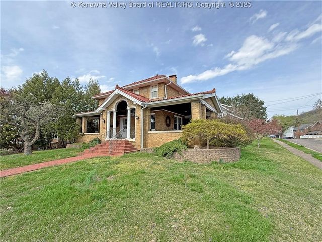 802 Maple Road, Charleston, WV 25302