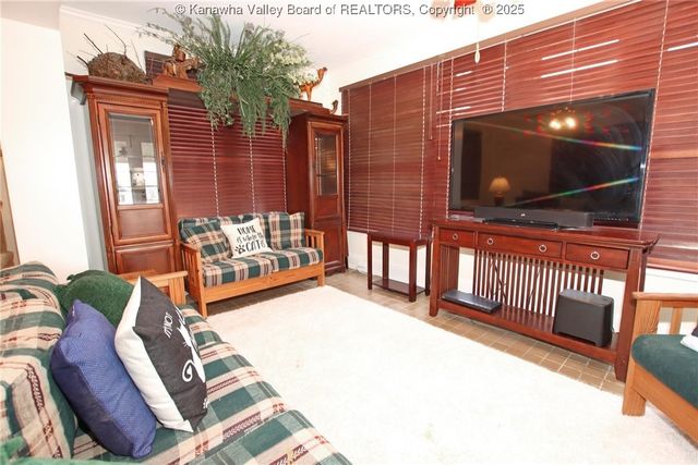 802 Maple Road, Charleston, WV 25302