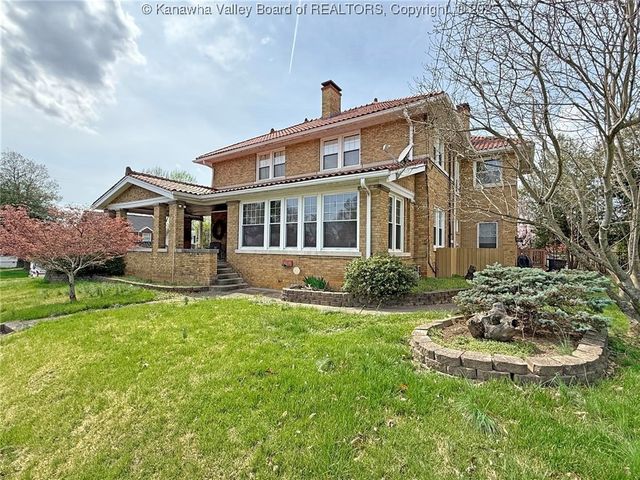 802 Maple Road, Charleston, WV 25302