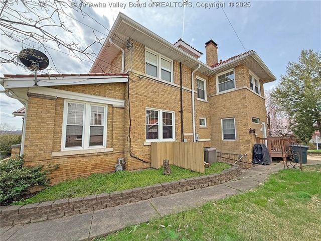 802 Maple Road, Charleston, WV 25302