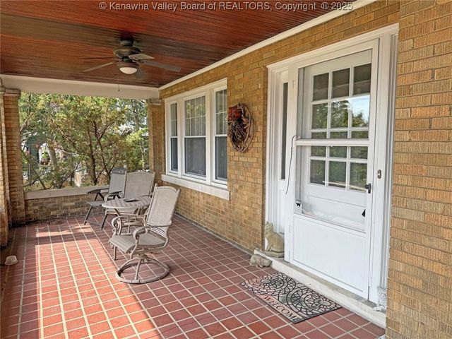 802 Maple Road, Charleston, WV 25302