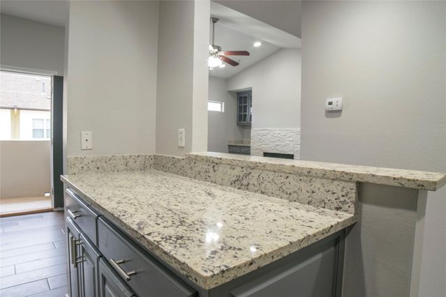 4104 N Hall Street 331, Dallas, TX 75219