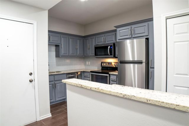 4104 N Hall Street 331, Dallas, TX 75219
