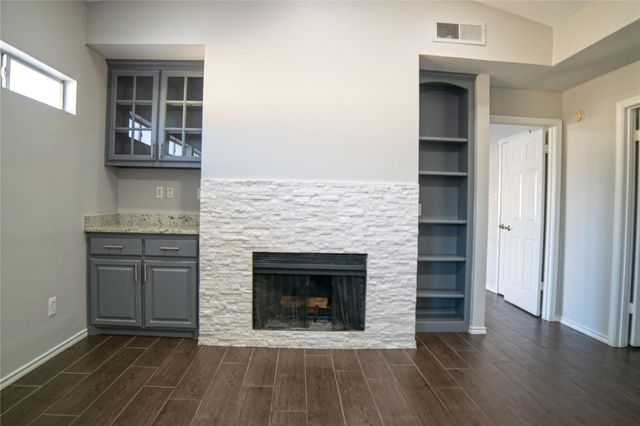 4104 N Hall Street 331, Dallas, TX 75219