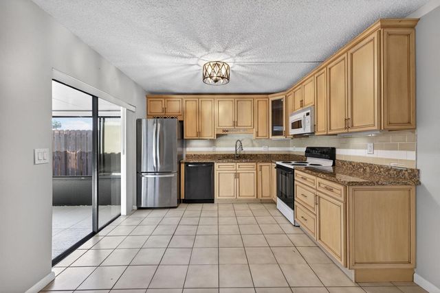 5612 SE Riverboat Drive 104, Stuart, FL 34997