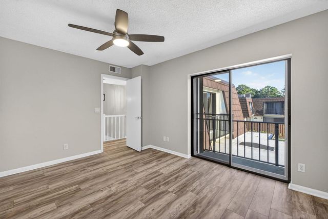 5612 SE Riverboat Drive 104, Stuart, FL 34997
