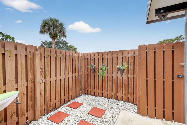 5612 SE Riverboat Drive 104, Stuart, FL 34997