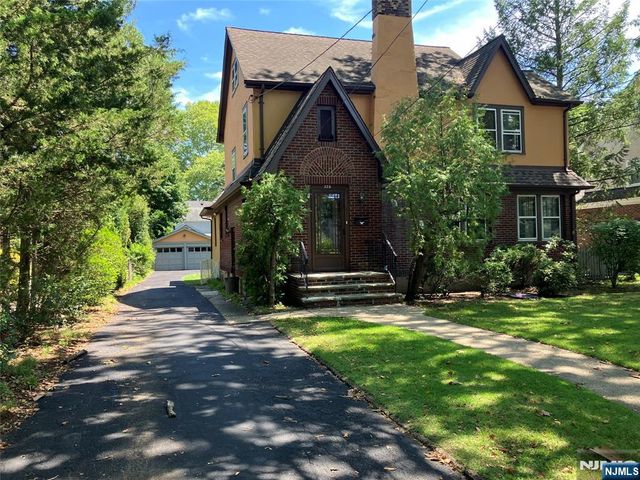 325 Bogert Avenue, Ridgewood, NJ 07450