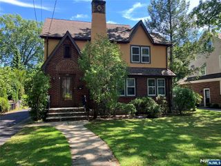 325 Bogert Avenue, Ridgewood, NJ 07450