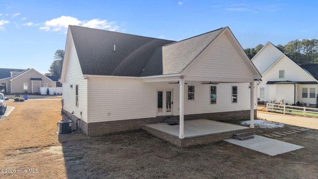 3902 Redbay Lane N, Wilson, NC 27896