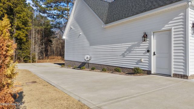 3902 Redbay Lane N, Wilson, NC 27896