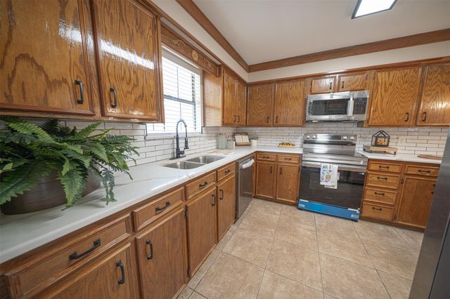 309 Camelot Circle, Lufkin, TX 75904