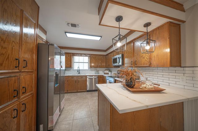 309 Camelot Circle, Lufkin, TX 75904