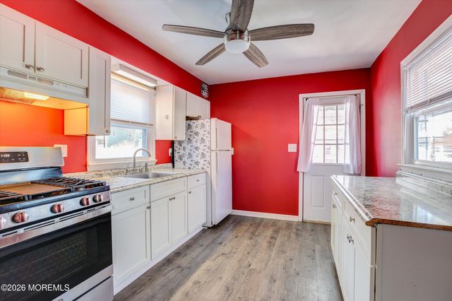 2 Chingarora Avenue, Keyport, NJ 07735