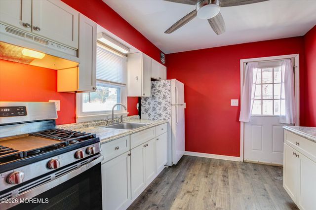 2 Chingarora Avenue, Keyport, NJ 07735